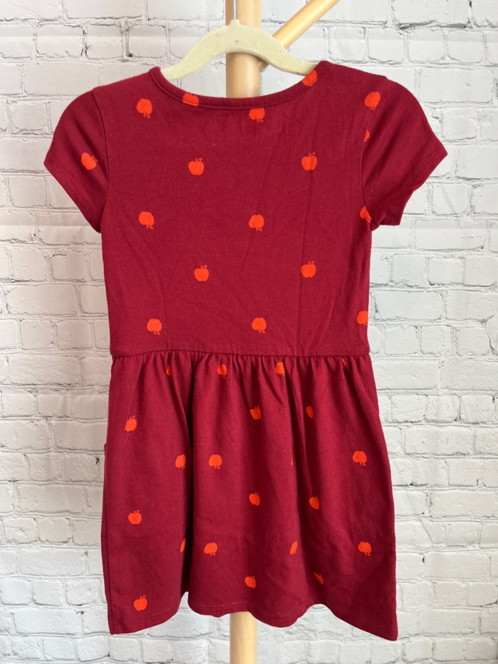 ⭐️⭐️PICK 5 / $20 Cat & Jack Dress in Red with Orange Apple - Picture 5 of 5